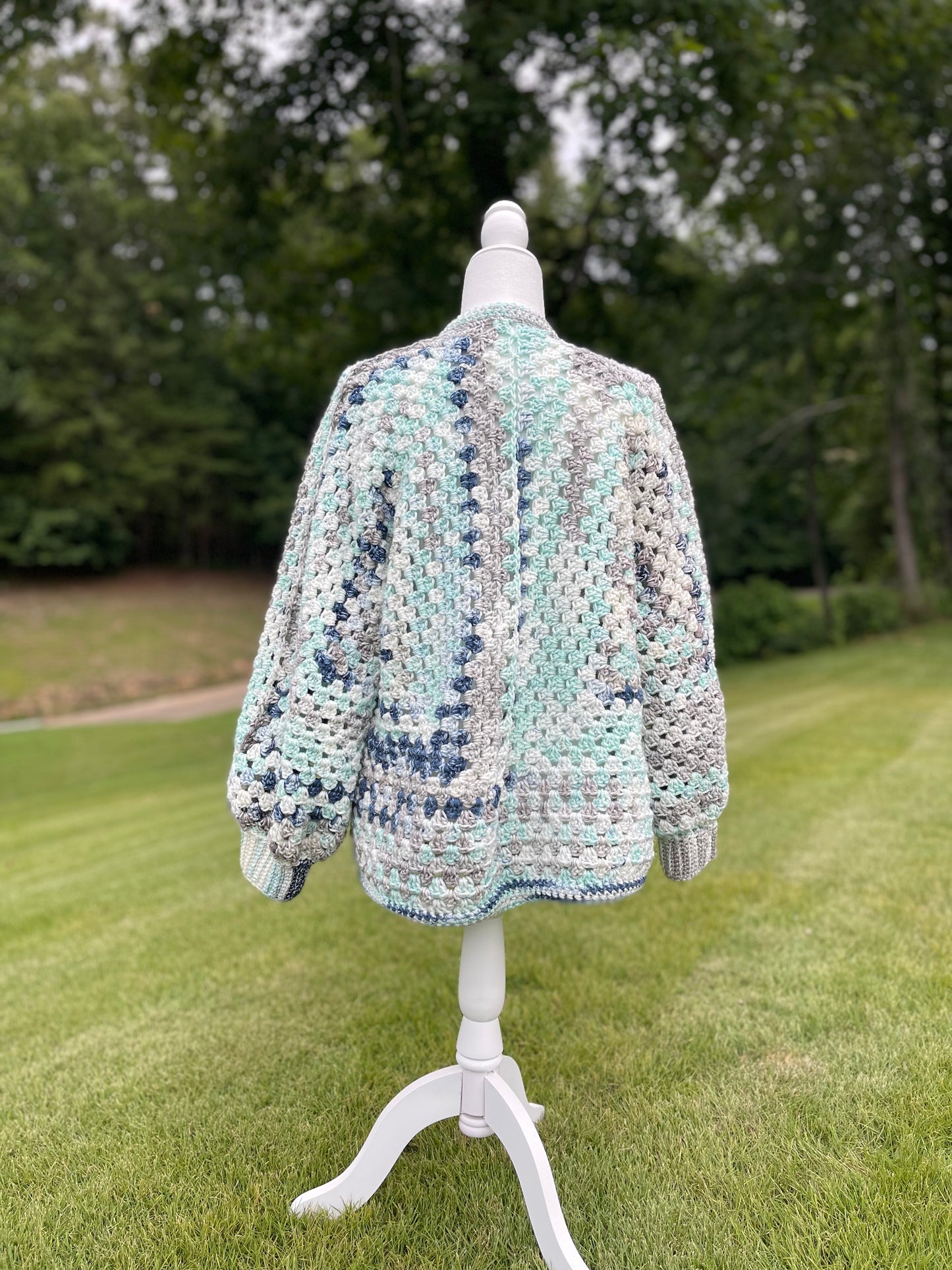 Cardigan clothing